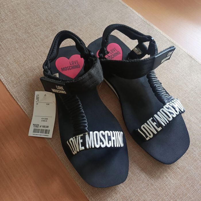 Sandały love moschino