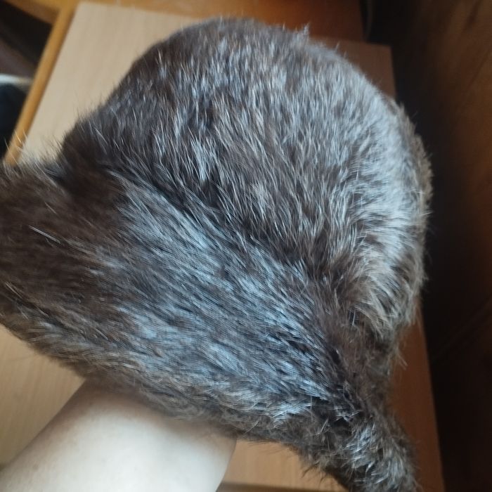 Kapelusz z futra borsuka obwód 56 cm