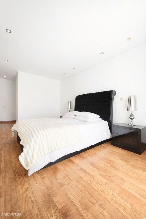 T2 com Box de 32,85 m² e Arrecadação de 19,60 m² com Piscina