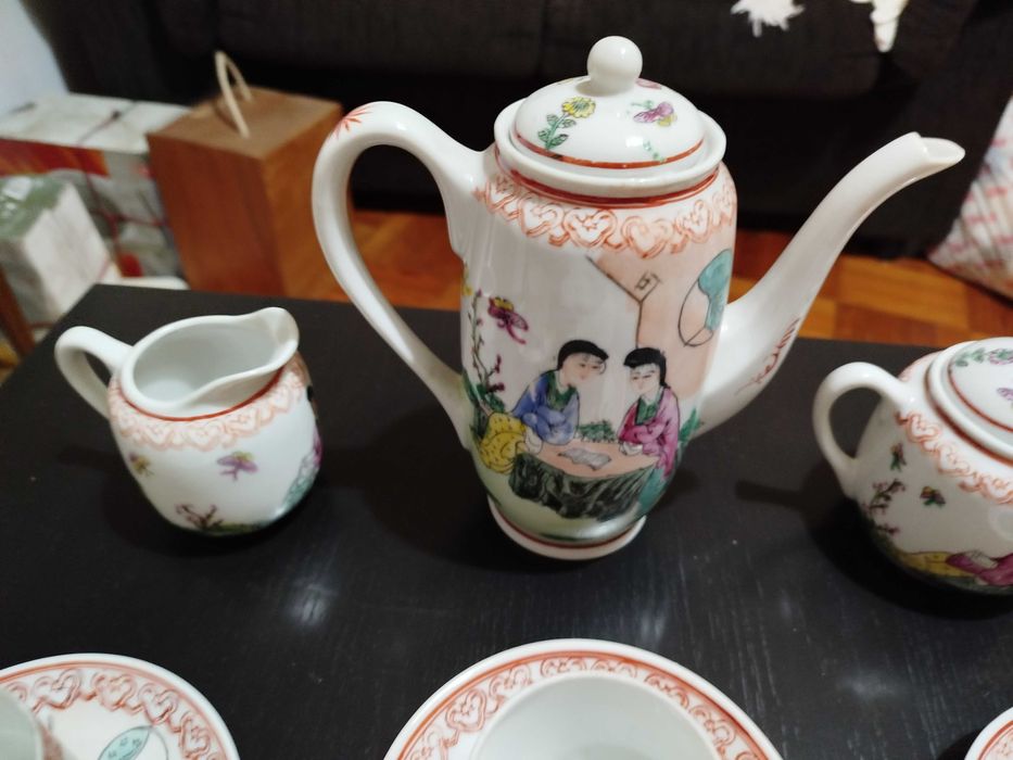 Conjunto de chávenas de café em porcelana em japanese