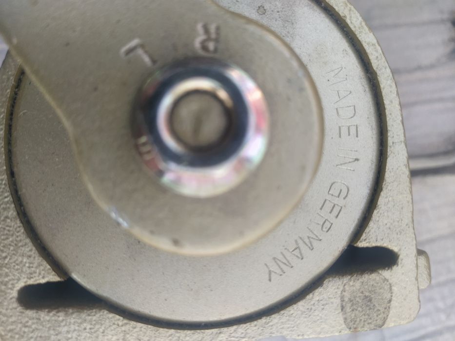 Доводчик для дверей