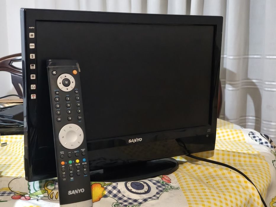 TV LCD Sanyo CE16C20-C/P 40cm com HDMI + Comando Original