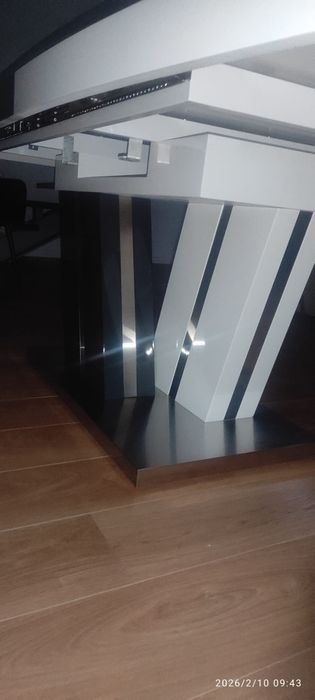 Mesa de refeições extensível - 6 a 8 lugares