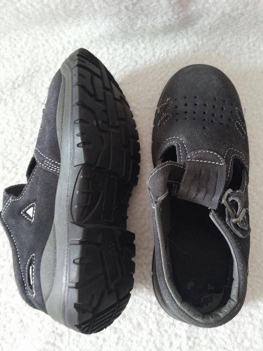 Робоче взуття, зі вставкою метала