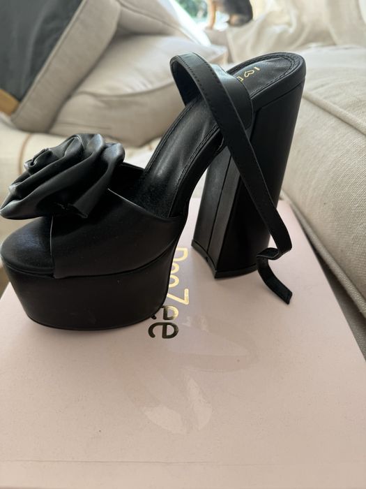 DeeZee czarne sandały na platformie r. 37