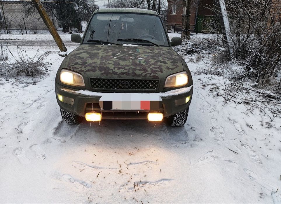 Toyota RAV4 1999 рік