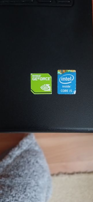 Ноутбук Dell Inspiron 15 у хорошому стані.