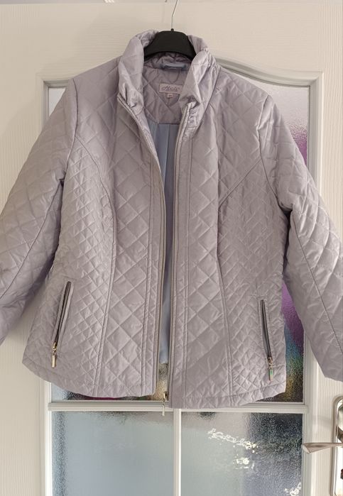 Kurtka pikowana, sezon wiosenny - rozmiar 44.