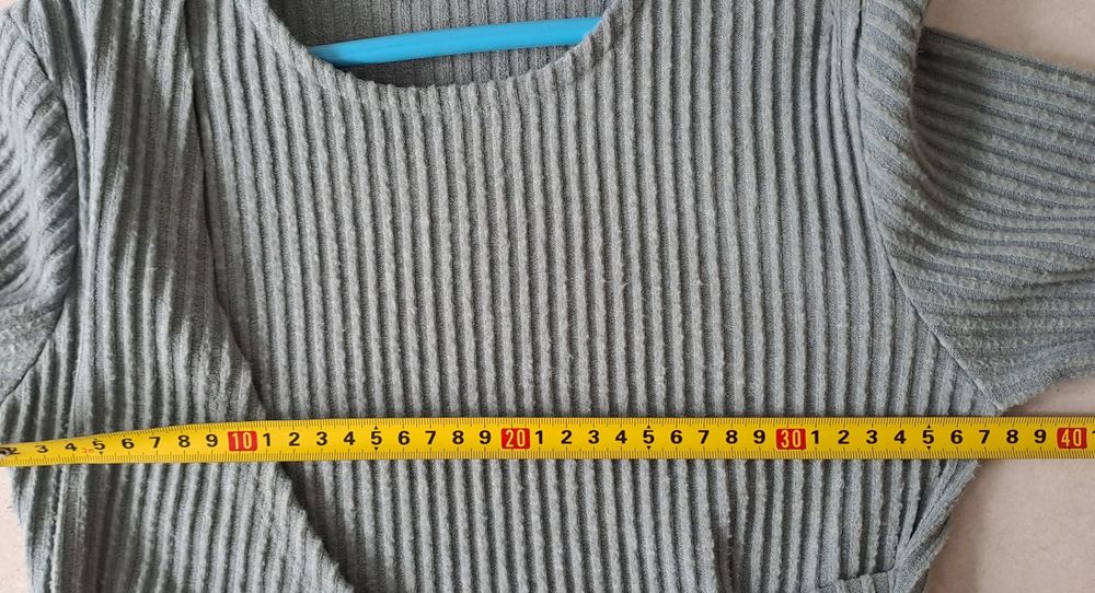 Szaro-niebiedka sukienka z długim rękawem marki CoolClub by Smyk.