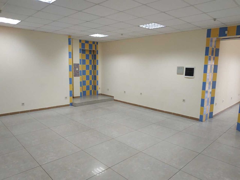 Здам в оренду комерційне фасадне приміщення по вул. Соборній, 233