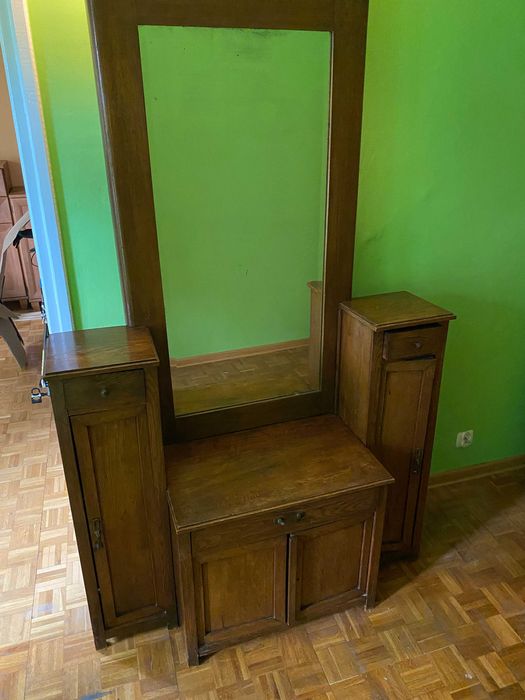 Toaletka z lustrem