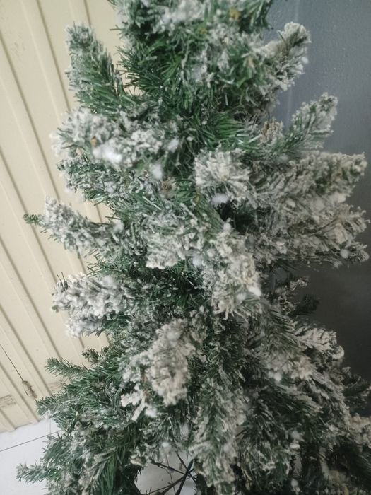 Árvore de natal com efeito neve 1,5m