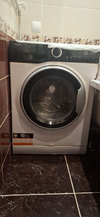 Продам стиральную машину на запчасти или под ремонт