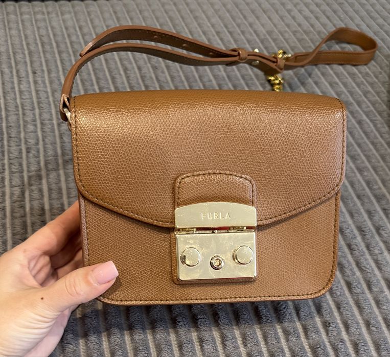 Жіноча сумочка Furla коричневого кольору