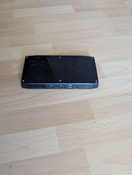 Intel NUC i7-6770HQ 16GB RAM, 240GB NVMe