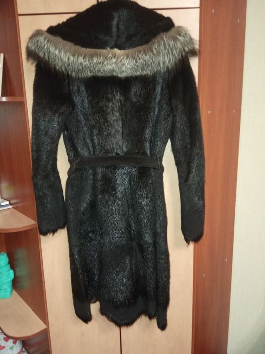 Продам шубу (нутрия)