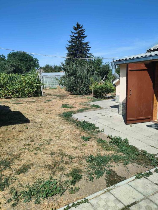 Продам будинок поряд з містом !!