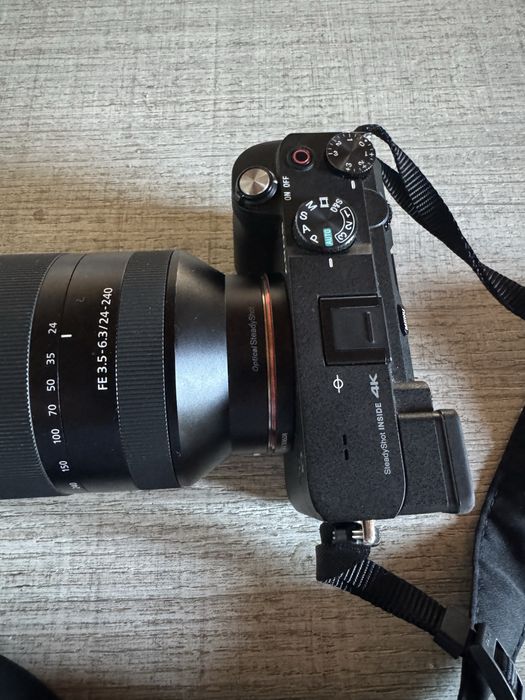 Sony Q 7C ILCE-7C + Sony FE 24-240 mm f/3.5-6.3