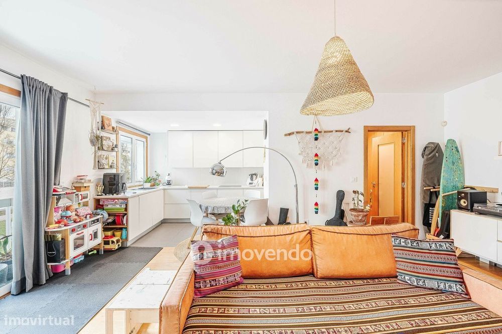 Apartamento T2 exclusivo, com estacionamento, no Parque das Nações