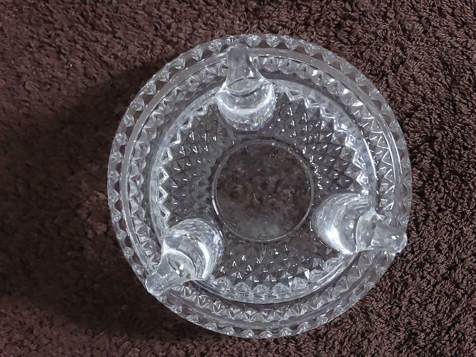 Elegancka Szklana Salaterka na Nóżkach – Vintage / PRL