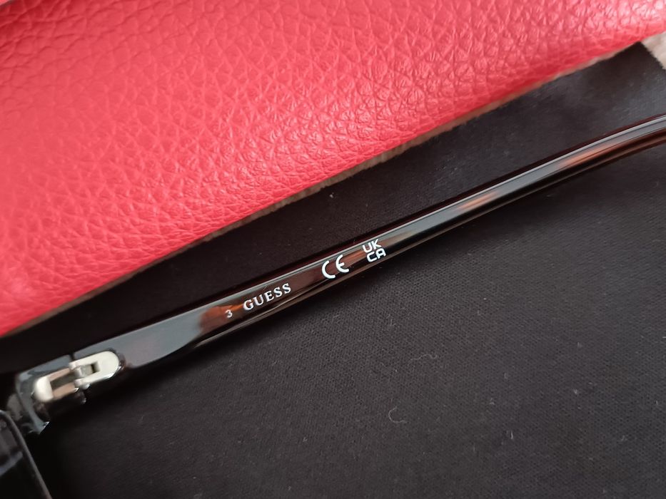 Óculos de sol Guess