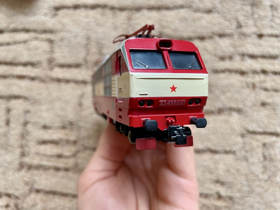 Lokomotywa PIKO ES499 z oryginalnym pudełkiem