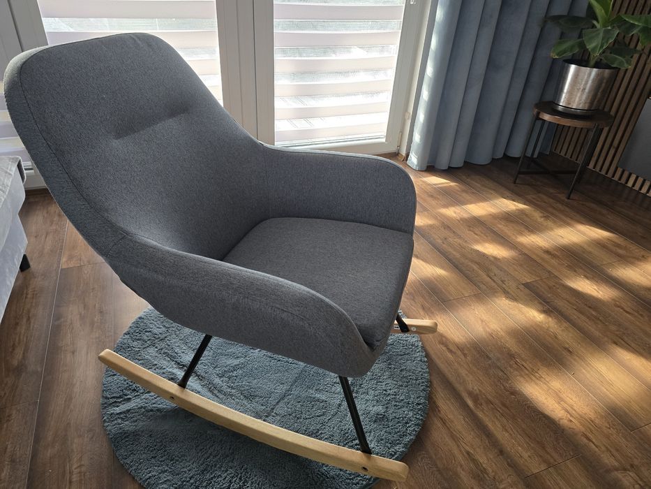 Fotel bujany Jysk Nebel