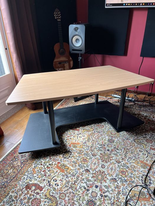 Studio Desk64752176523010120