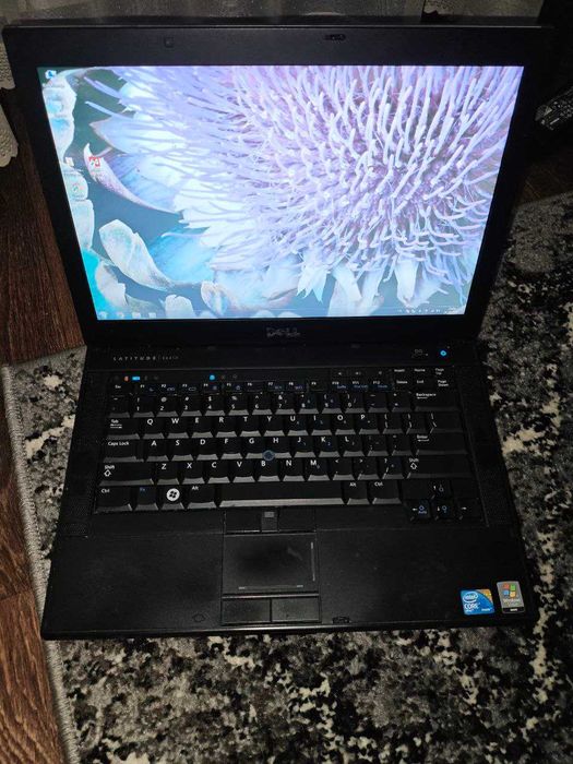 Dell e6410 i7 \ 8gb ddr3 \ Nvidia 512 mb \ 320 gb