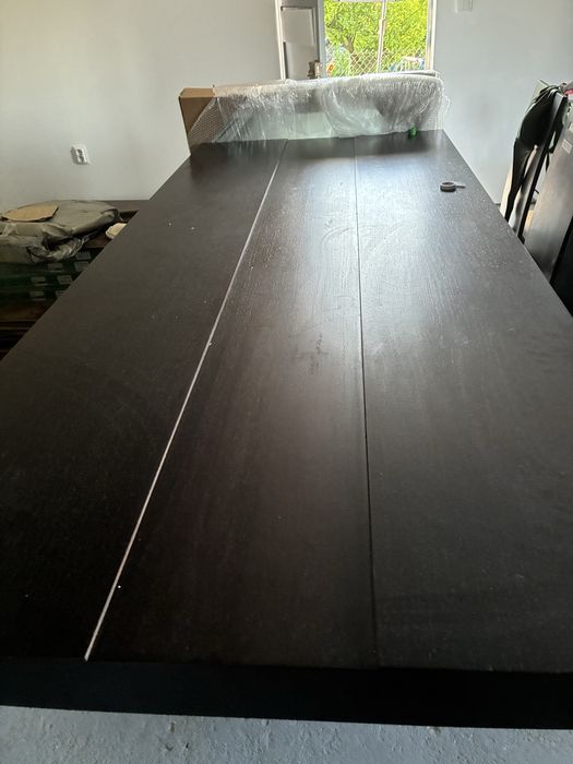 Mesa em madeira maciça castanho escuro 2,40cm x 1,10cm