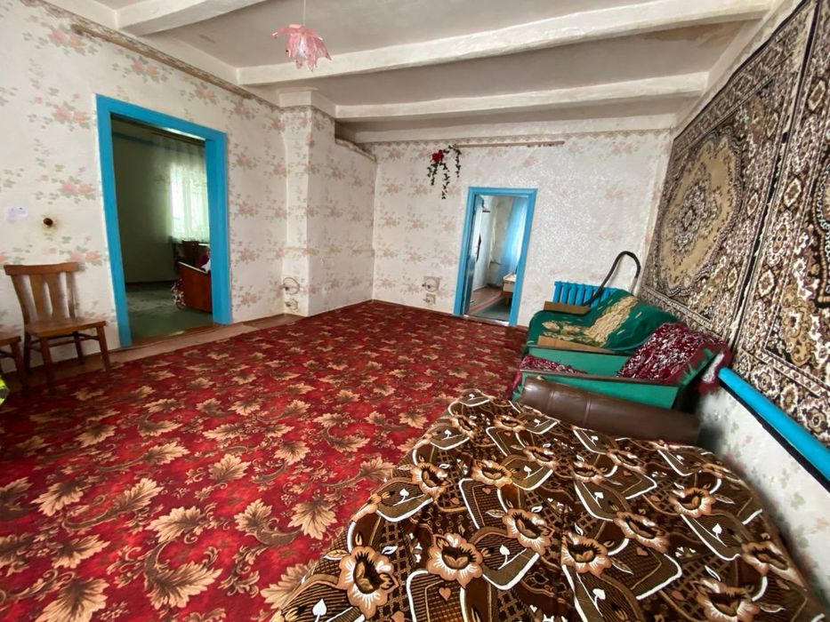 Продам гарний будинок,центр села