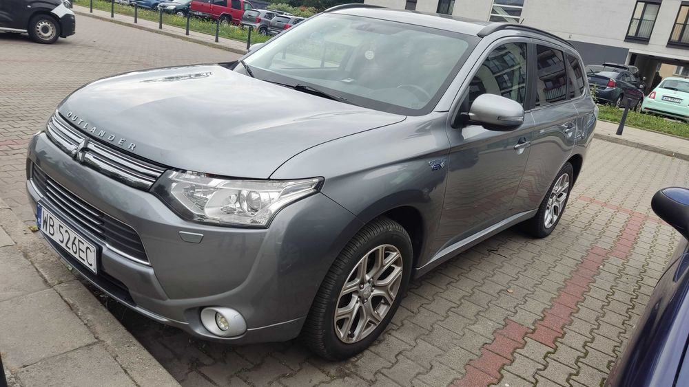 Mitsubishi Outlander 2,0 phev 2013