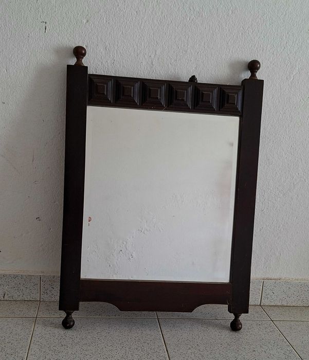 Espelho com moldura para restaurar