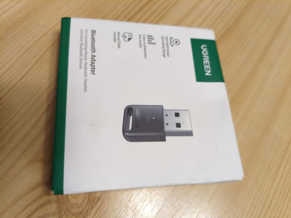 UGREEN Bluetooth 5.4 adapter.