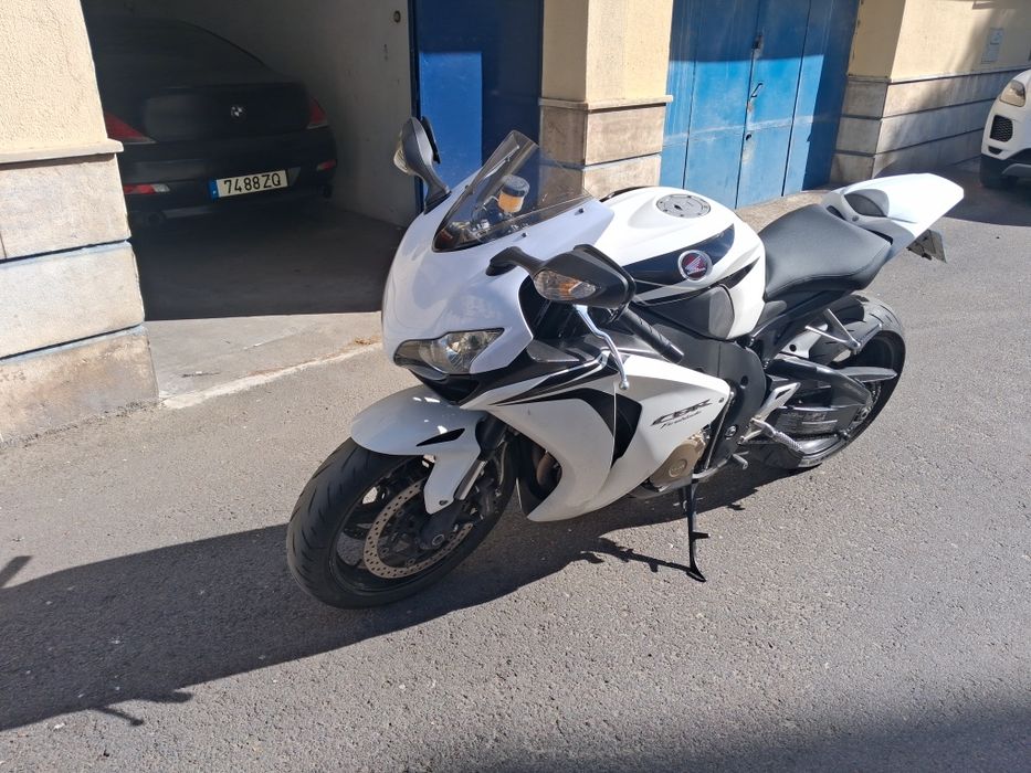 Vendo Honda cbr1000rr fireblade