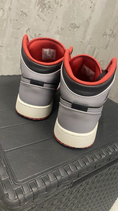 Buty Air Jordan 1 MID (GS)  rozmiar 40