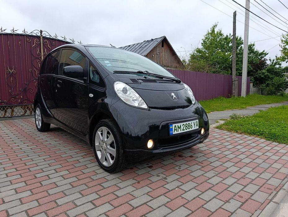 Peugeot iOn 2012 Електро