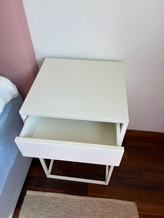IKEA VIKHAMMER Mesa de cabeceira, branco, 40x39 cm (tenho 2)