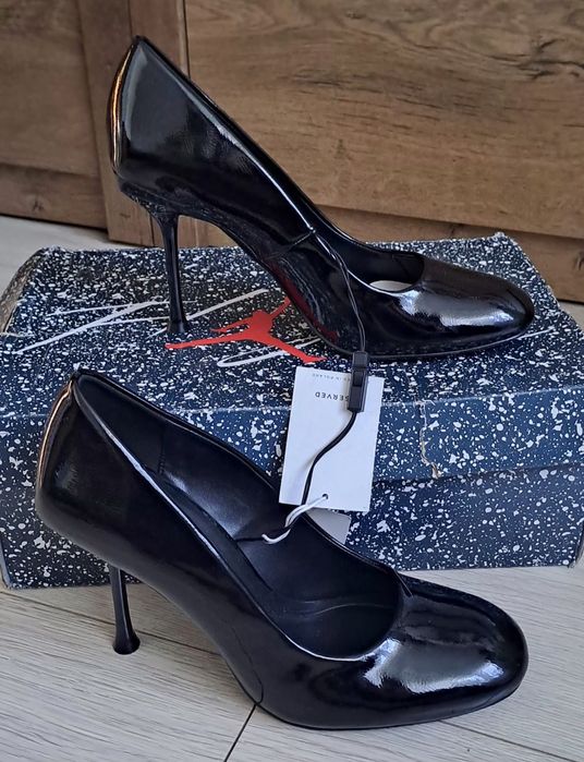 Eleganckie szpilki  lakierki eco skora.Nowe