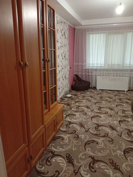 Здам 2-кімнатну квартиру (перший поверх, р-н АТБ, вул. Космонавтів).