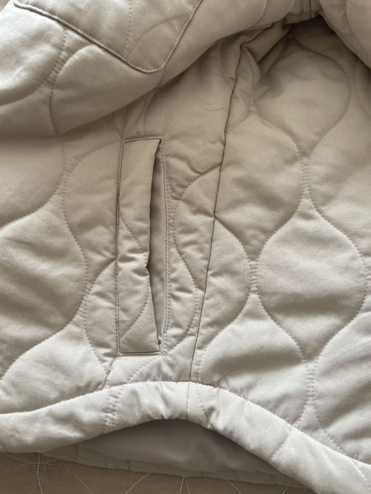 Куртка жіноча .