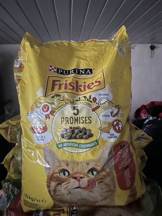 Корм для котівFriskies 10 кг з куркою,яловичина