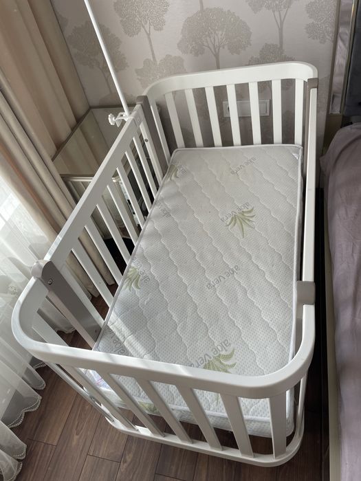 Детская кроватка Верес Монако с маятником