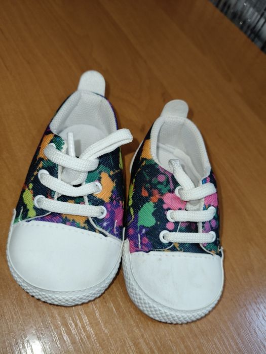 Кроссовочки для найменших