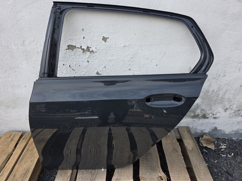 Volkswagen Golf Vlll dzwi lewa  strona tyl