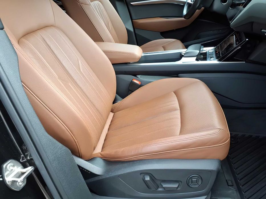 Audi e-tron      2019