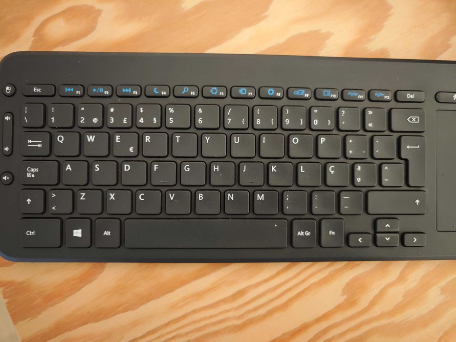 Microsoft All-in-One Media Wireless Keyboard