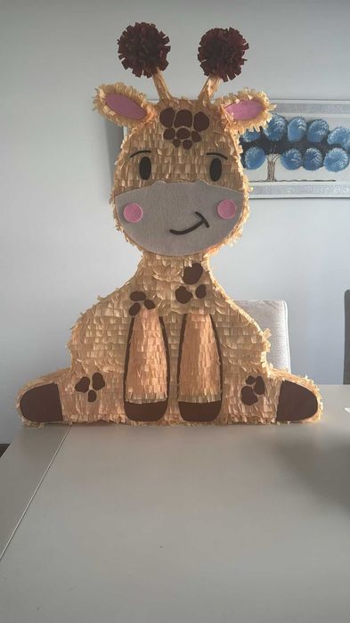 Decoração de festas e pinhatas