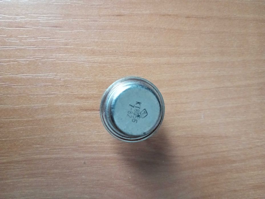 Транзистор КТ805-Б, конденсаторы, б/у