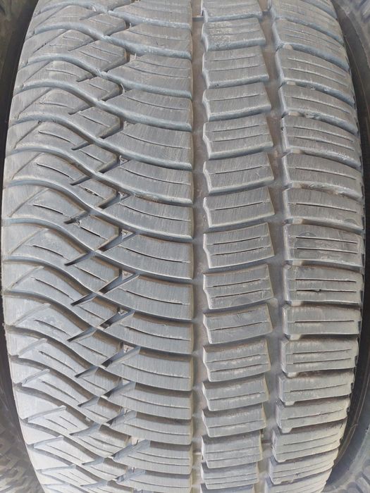 Всесезонна резина Kleber 235 55 17 літня,зимова